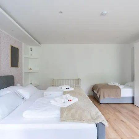アパート Coy - Garden Comfort For Work Family Near Vienna *